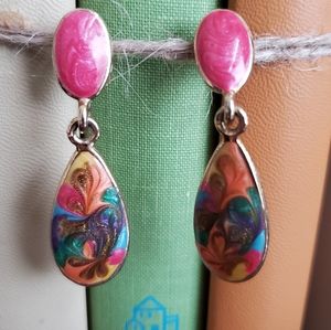 ⭐ Painted Gold Dangly Post Earrings